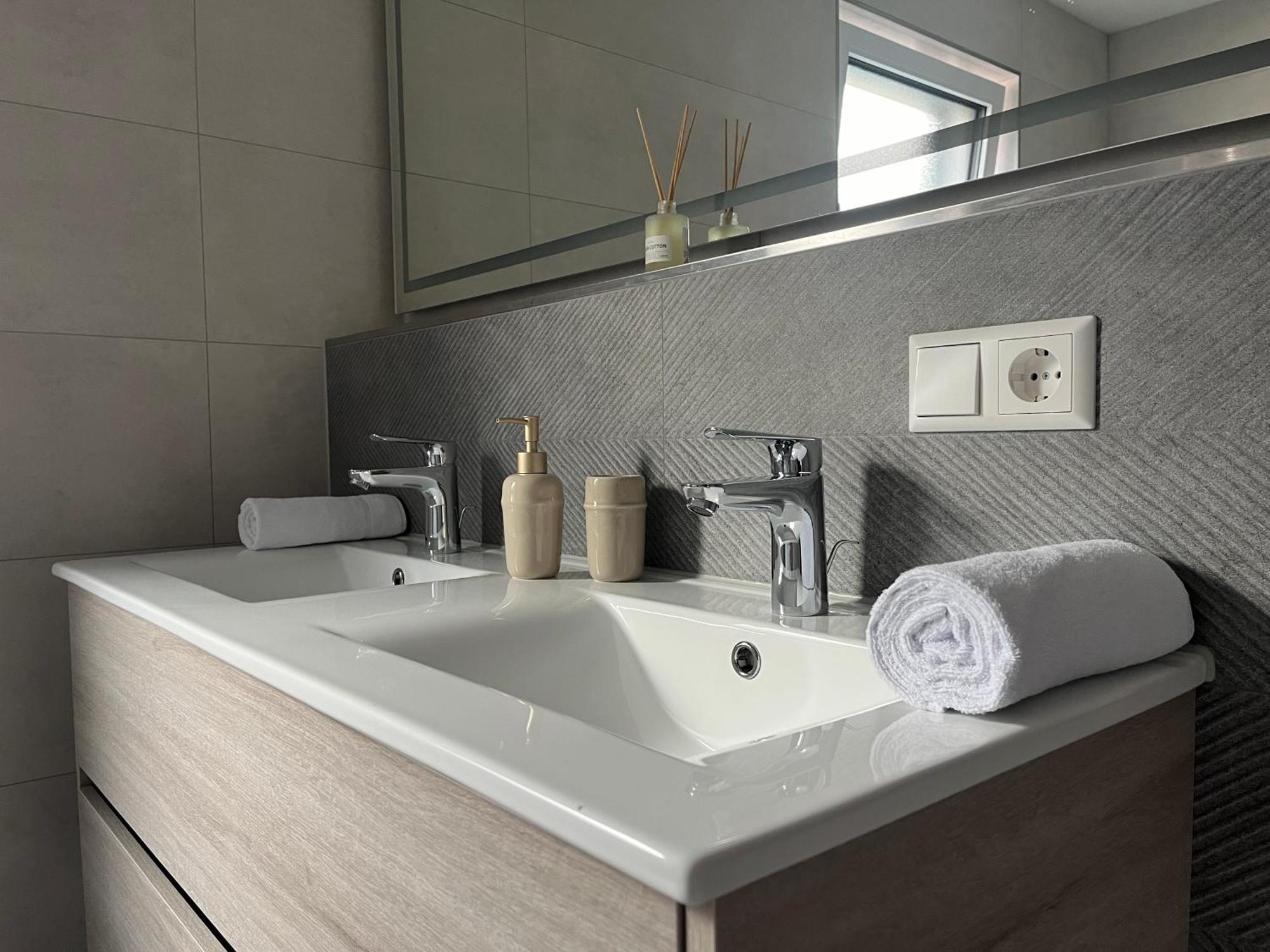 Schluessel Apartments ลาร์ ภายนอก รูปภาพ